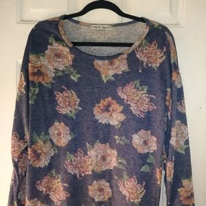 Absolutely Famous Sz. L Womens Top NWT